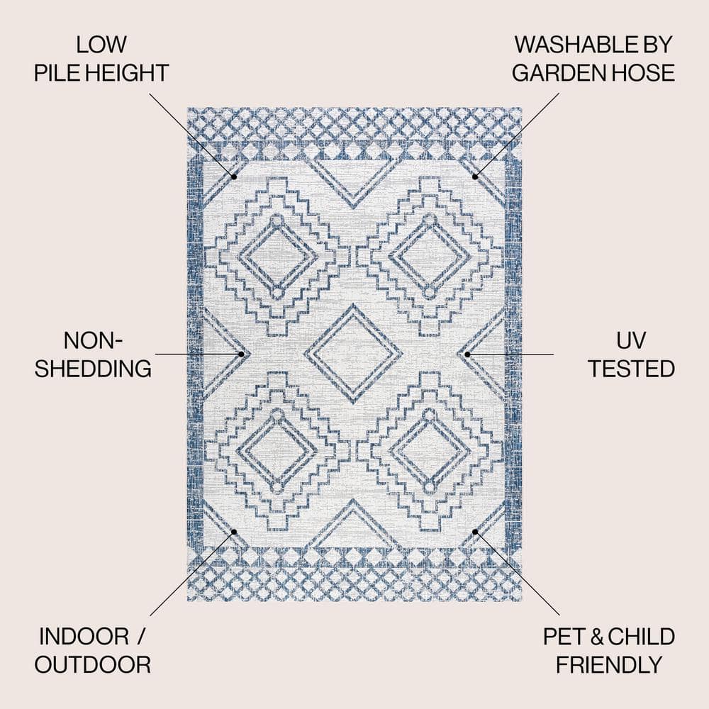 Ivory/Blue Synthetic Medallion Rectangular Easy-Care Rug