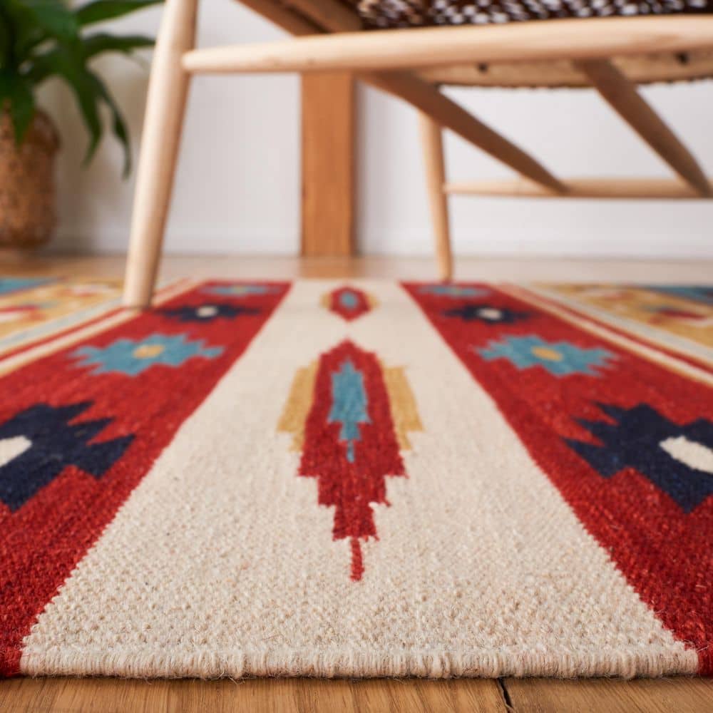 Safavieh Kilim Red and Beige Handwoven Wool Area Rug