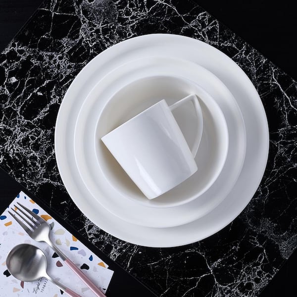 Blanc - White Striped Premium Large Paper Plates