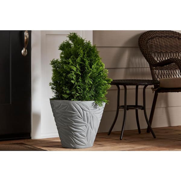 Vigoro 16 in. Tremont Leaf Medium Light Gray Plastic Planter (16