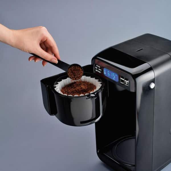 https://images.thdstatic.com/productImages/074e98ec-e0a1-4b4c-98a6-321d9d76abfd/svn/black-hamilton-beach-drip-coffee-makers-985119792m-1f_600.jpg