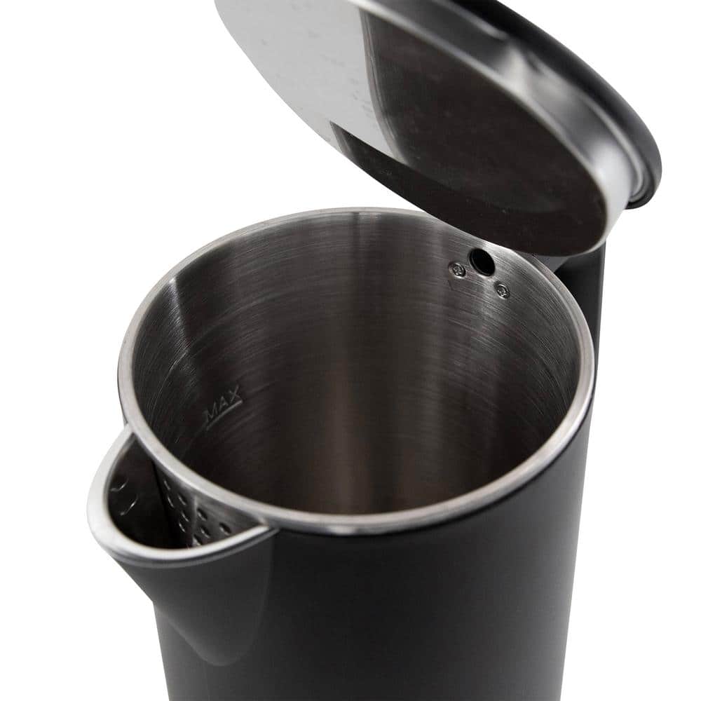 West Bend 1.5 Liter Black Stainless Steel Electric Kettle