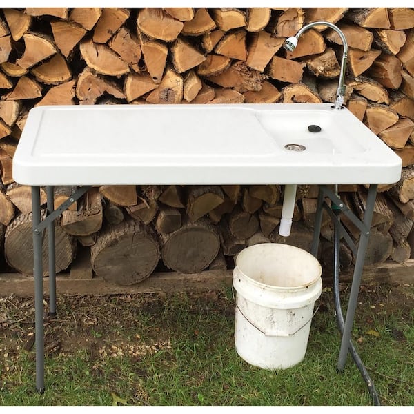 Sportsman Folding Fish Table with Game Table with Faucet 805741