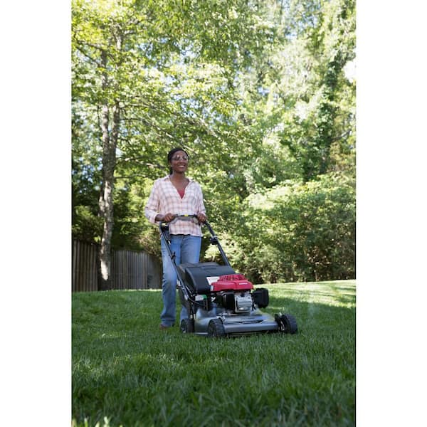https://images.thdstatic.com/productImages/076288af-544c-4a16-a3f1-e0bcbf0623ff/svn/honda-gas-self-propelled-lawn-mowers-hrr216vya-e1_600.jpg