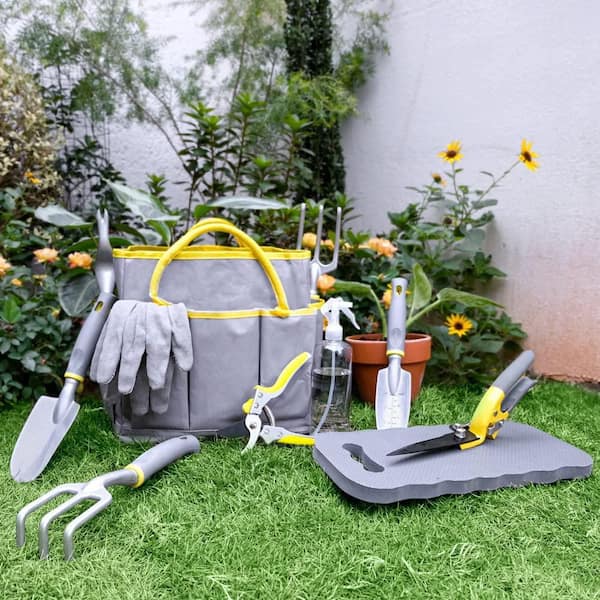 https://images.thdstatic.com/productImages/07645983-5c44-49fb-b0e7-9755fe14975f/svn/black-garden-tool-sets-b0bfwl8b13-c3_600.jpg