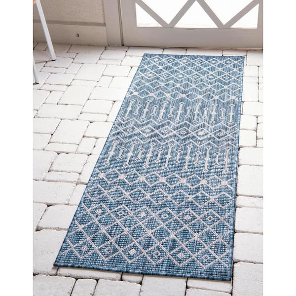 Azure Blue/Gray Tribal Trellis Outdoor 2 ft. x 6 ft. Runner Rug
