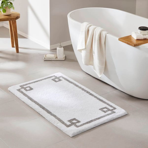 Madison Park Ethan 24 in. x 40 in. White Tufted Cotton Rectangle Bath Rug
