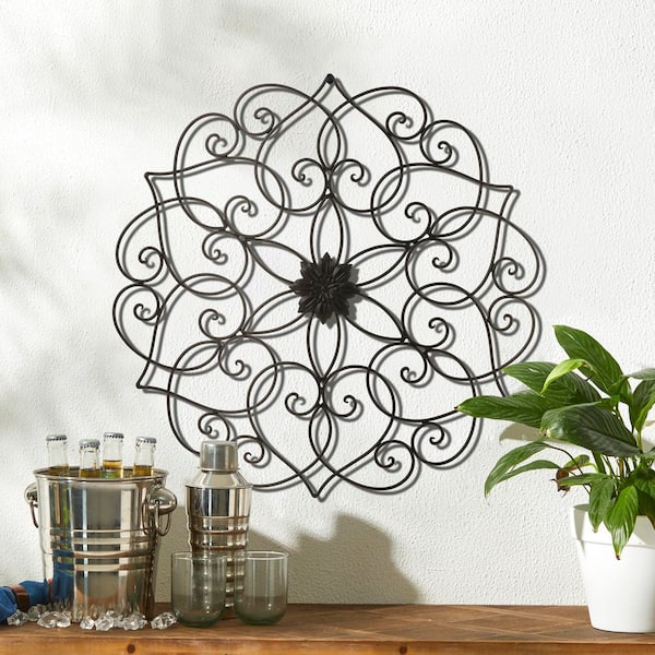 Glitzhome 23 in. H Traditional Floral Iron Scroll Outdoor Wall