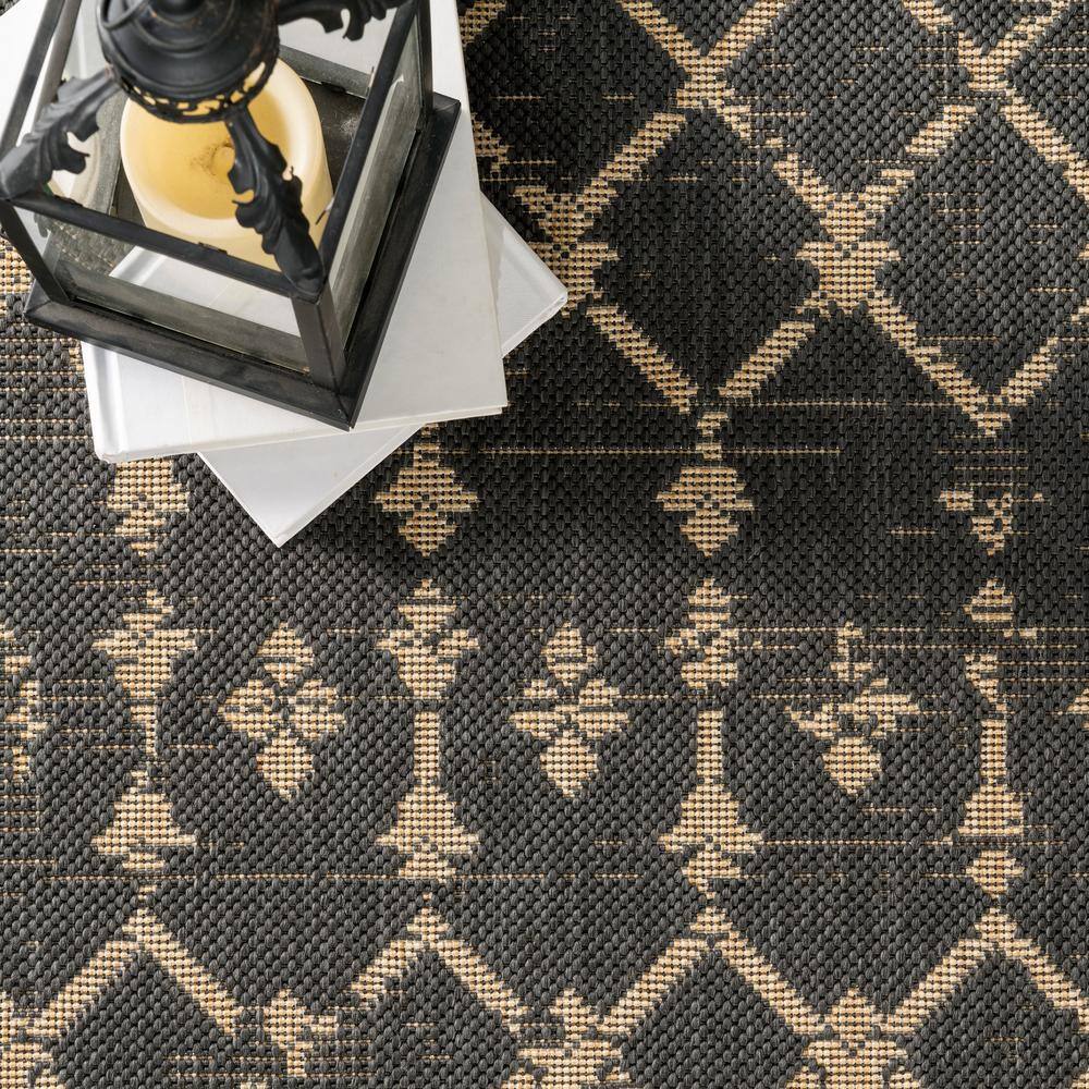 Charcoal Moroccan Trellis Indoor/Outdoor Synthetic Area Rug