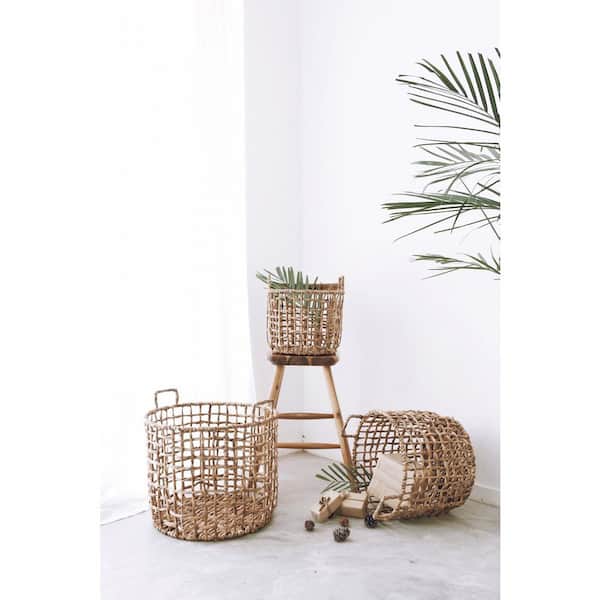 Zentique Round Handmade Sparsed Wicker Water Hyacinth Small Basket with  Handles ZENGN-B21 S - The Home Depot