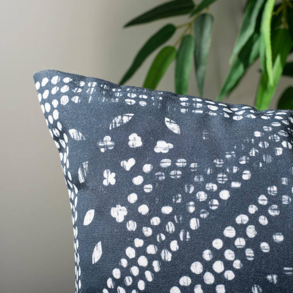 Mallory 16" Blue and White Damask Reversible Throw Pillow Set