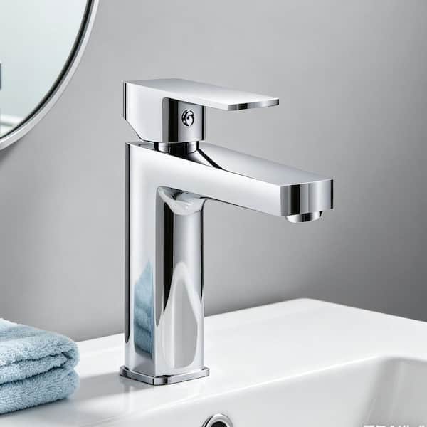 Single Hole Single Handle Bathroom Faucet in Chrome