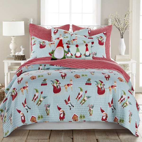 Merry and Bright Gnome for the Holidays Multi-Color Gnome/Gingham Pattern King/Cal King Microfiber Quilt