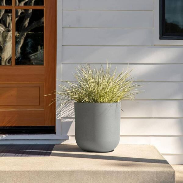 Large Gray Plastic Indoor/Outdoor Planter (15 in. W x 15.25 in. H