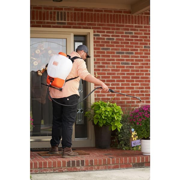 Black & Decker 4-Gallon Wide Mouth Battery Sprayer Backpack, 20-volt -  KECSupplies.com