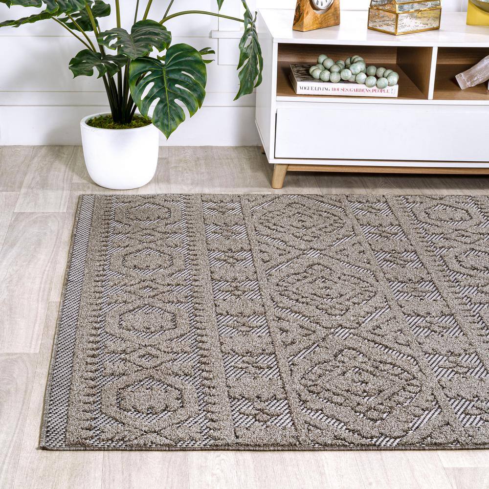 Dark Gray and Ivory Geometric Synthetic Indoor/Outdoor Area Rug