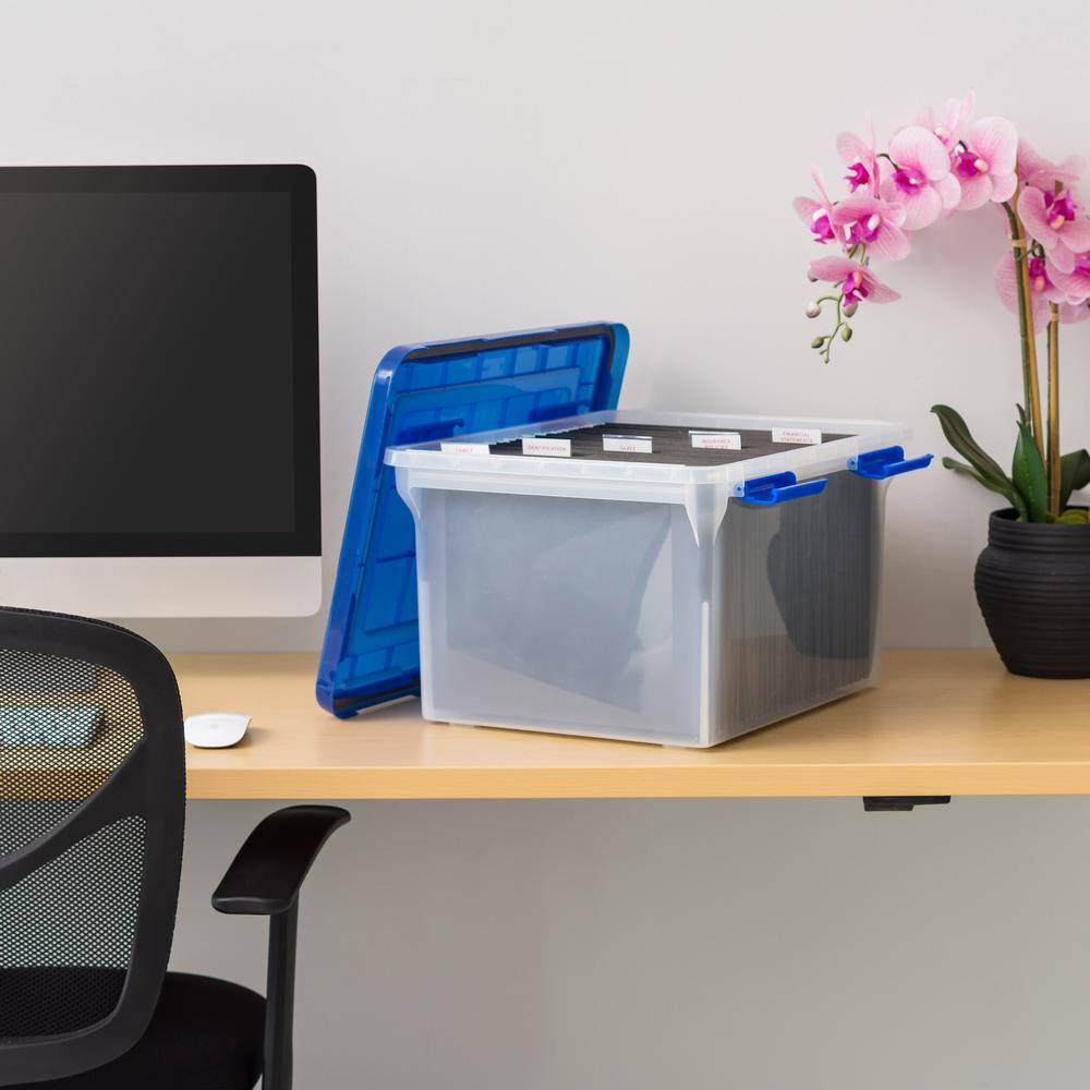 32 Qt Clear Plastic Stackable Lidded Storage Box