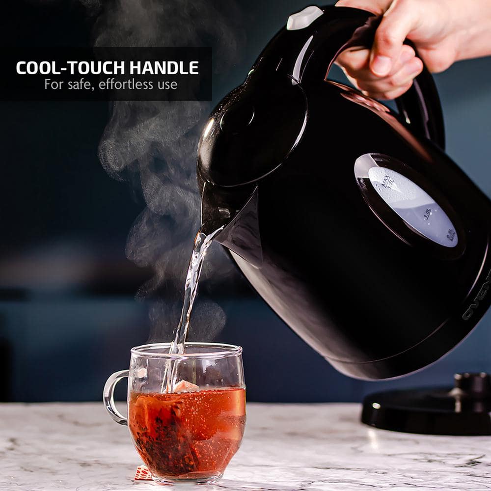 https://images.thdstatic.com/productImages/07b50be1-e96f-4b63-a51e-3463d1f53ed8/svn/black-ovente-electric-kettles-kp72b-fa_1000.jpg