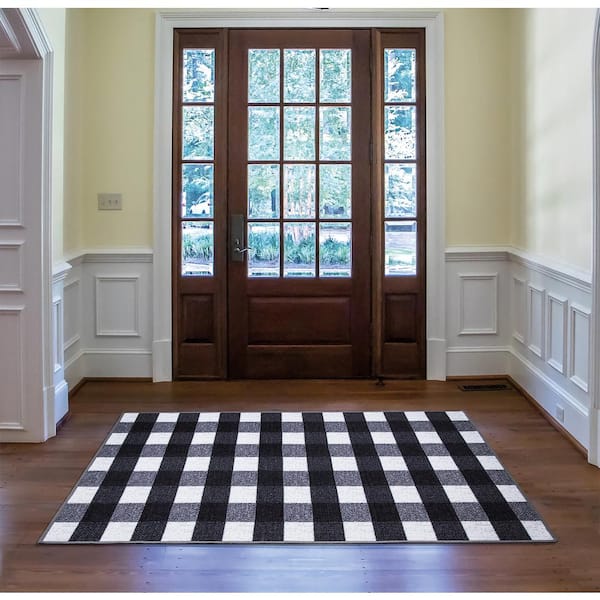Ottomanson Basics Collection Non-Slip Rubberback Checkered 5x7 Indoor Area Rug, 5 ft. x 6 ft. 6 in., Black Checkered