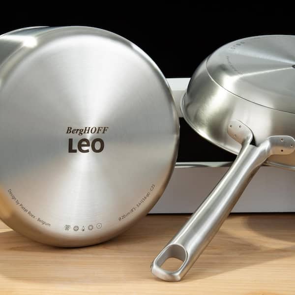 https://images.thdstatic.com/productImages/07bd90be-599c-4e19-a66c-c594337ceaaa/svn/silver-berghoff-pot-pan-sets-2224445-c3_600.jpg