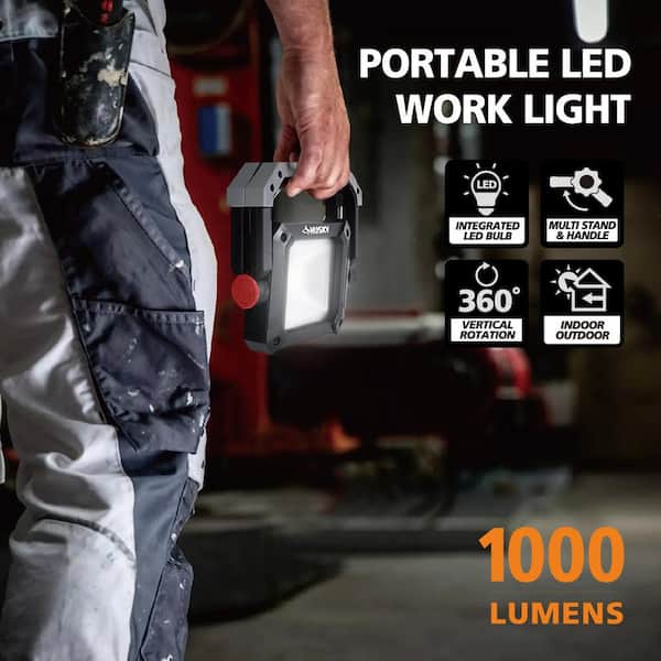 Husky Lampe de travail à pince à LED rechargeable de 1000 lumens avec base  aimantée et cro
