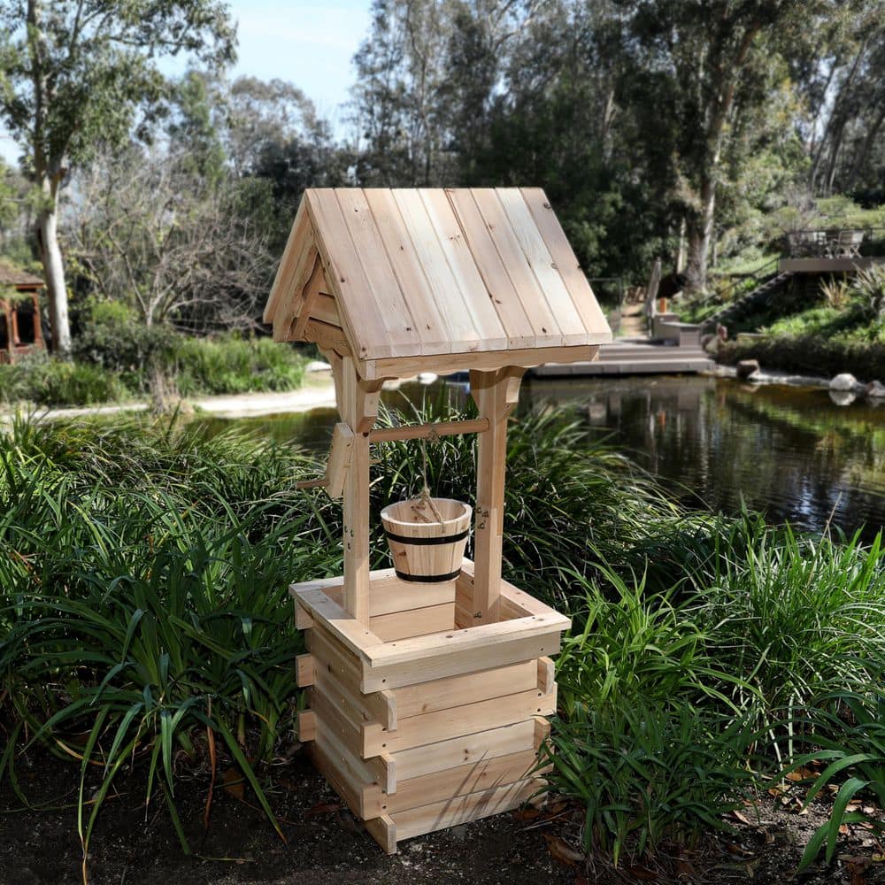 Natural Cedar Wood Outdoor Wishing Well Planter with Hanging Bucket