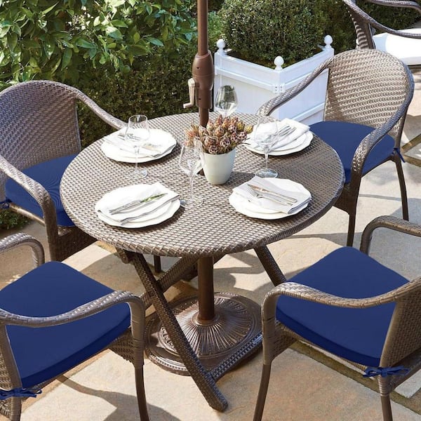 Blue Trapezoid Fade Resistant Outdoor Seat Cushion (4-Pack