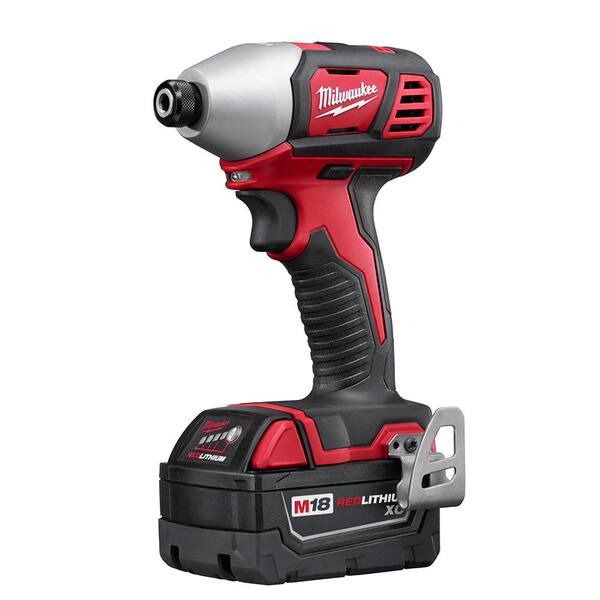 Milwaukee - M18 18-Volt Lithium-Ion Cordless Combo Kit (7-Tool) with (1) 3.0Ah and (1) 1.5Ah Battery, (1) Charger, (1) Tool Bag