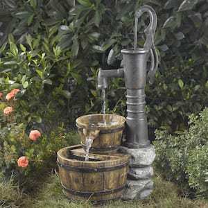 Old Fashion Water Pump Fountain