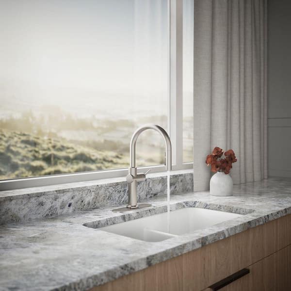 KOHLER Crue Single-Handle Touchless Pull-Down Sprayer Kitchen