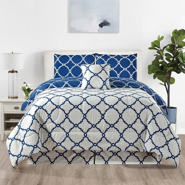 5-Piece Medium Warmth Reversible Quatrefoil Navy Microfiber Queen Bed in a Bag