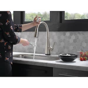 Lenta Touch Single-Handle Pull-Down Sprayer Kitchen Faucet with ShieldSpray Technology in SpotShield Stainless