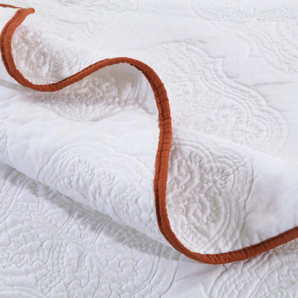 Whisper White Twin Microfiber Medallion Quilt Set