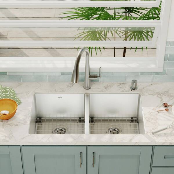 Karran EL-76 Stainless Steel 32 in. Double Bowl 50/50 Undermount