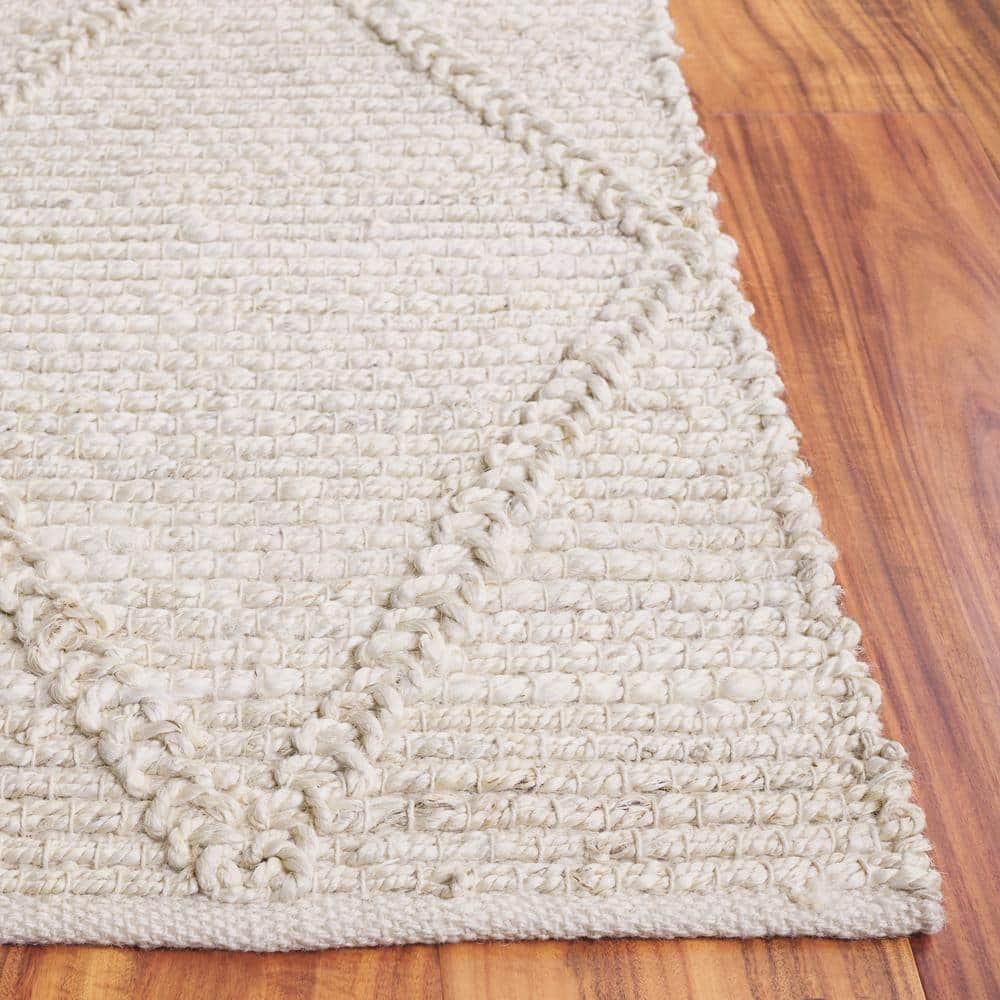 Natural Wool Diamond Tufted 5' x 8' Area Rug