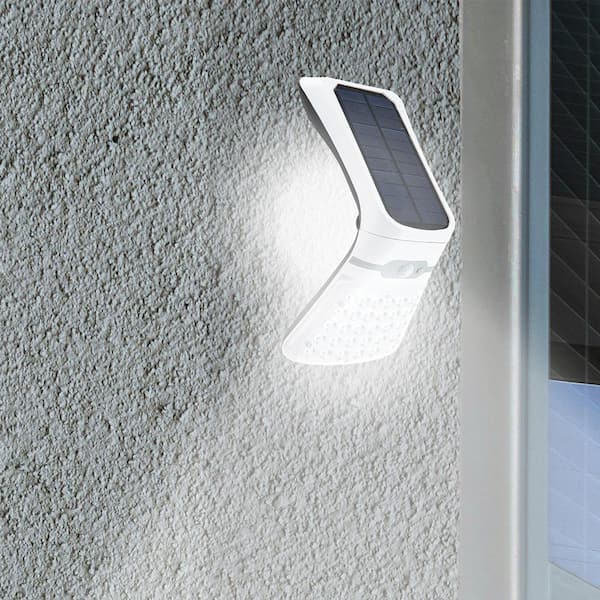 Mediterraneo Tama 420 Lumens Low Voltage White Small Solar Integrated LED Landscape Flood Light (1-Pack)
