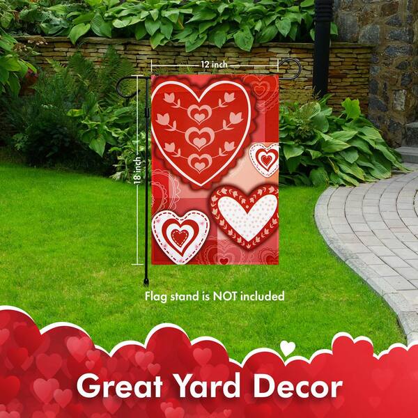 G128 1 ft. x 1.5 ft. Polyester Valentine's Day Patchwork