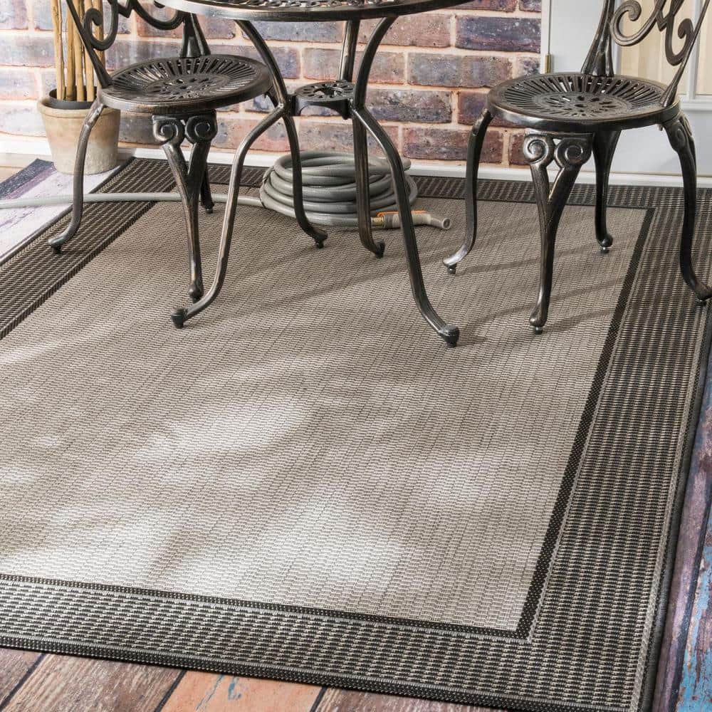 Gris Gray 3' x 5' Reversible Synthetic Indoor/Outdoor Area Rug