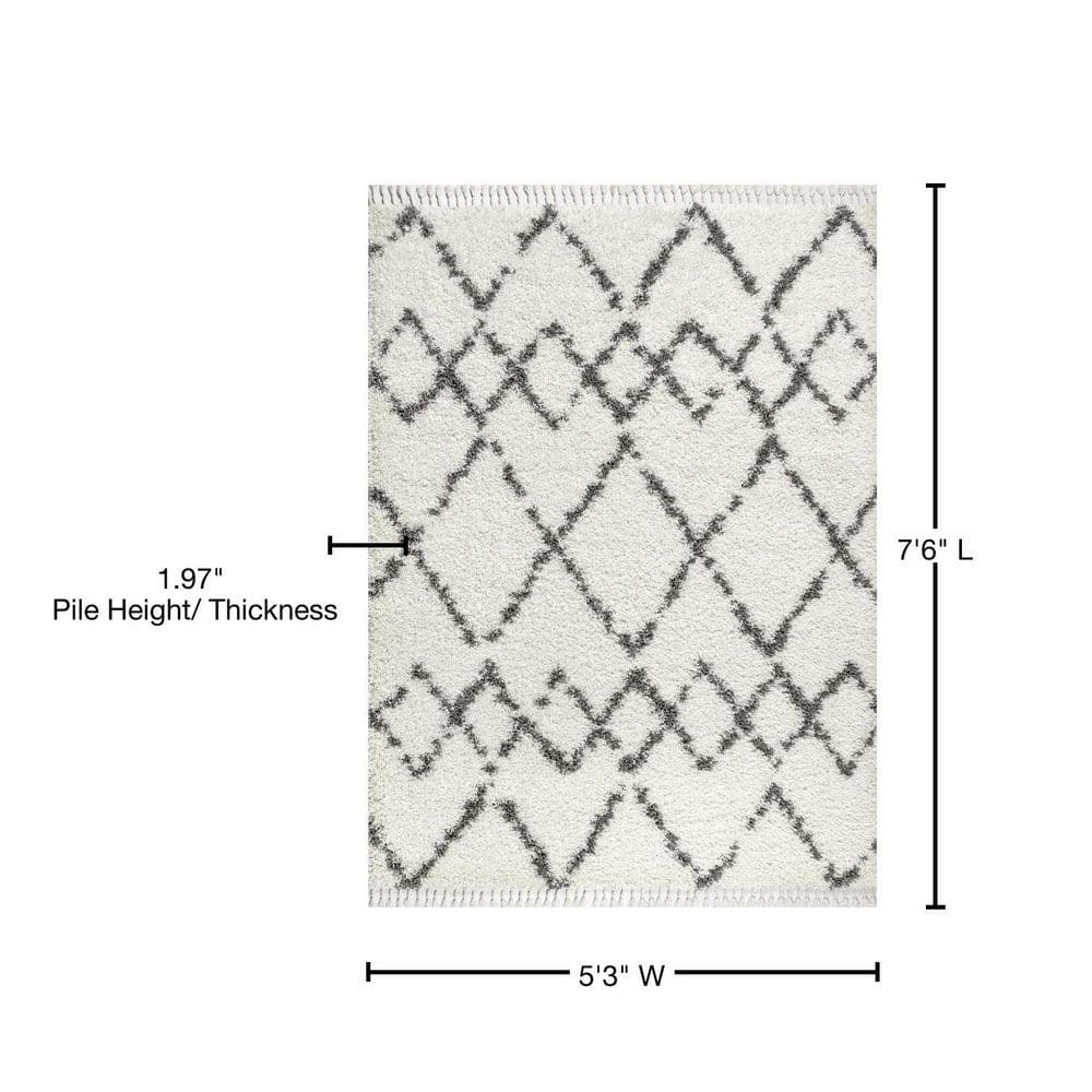 Luxurious Grey/Cream Diamond Shag Synthetic 5' x 8' Area Rug
