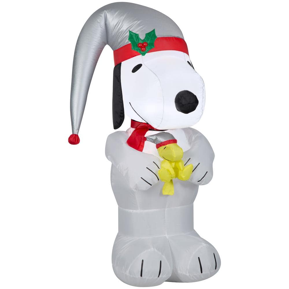 Gemmy 3.5 ft. LED Snoopy with Candy Cane Inflatable 23GM81705 - The Home  Depot