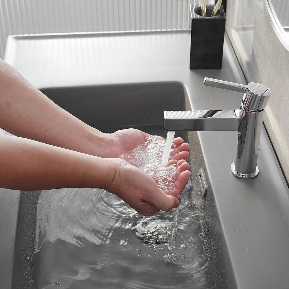 Polished Chrome Single Handle Modern Bathroom Faucet