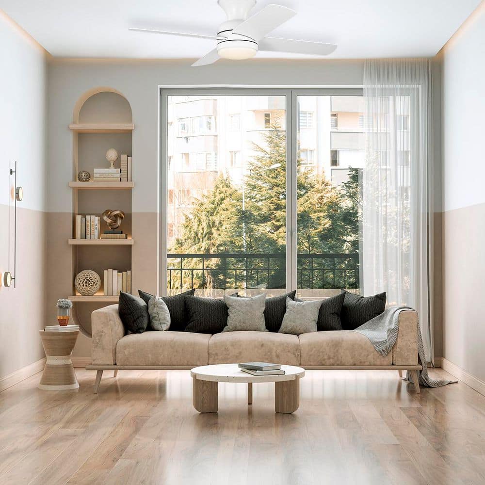 Hampton Bay FAN 新品未使用　42インチシーリングファン Hampton Bay Cardiff 42 in. Matte White Flush Mount Standard Indoor