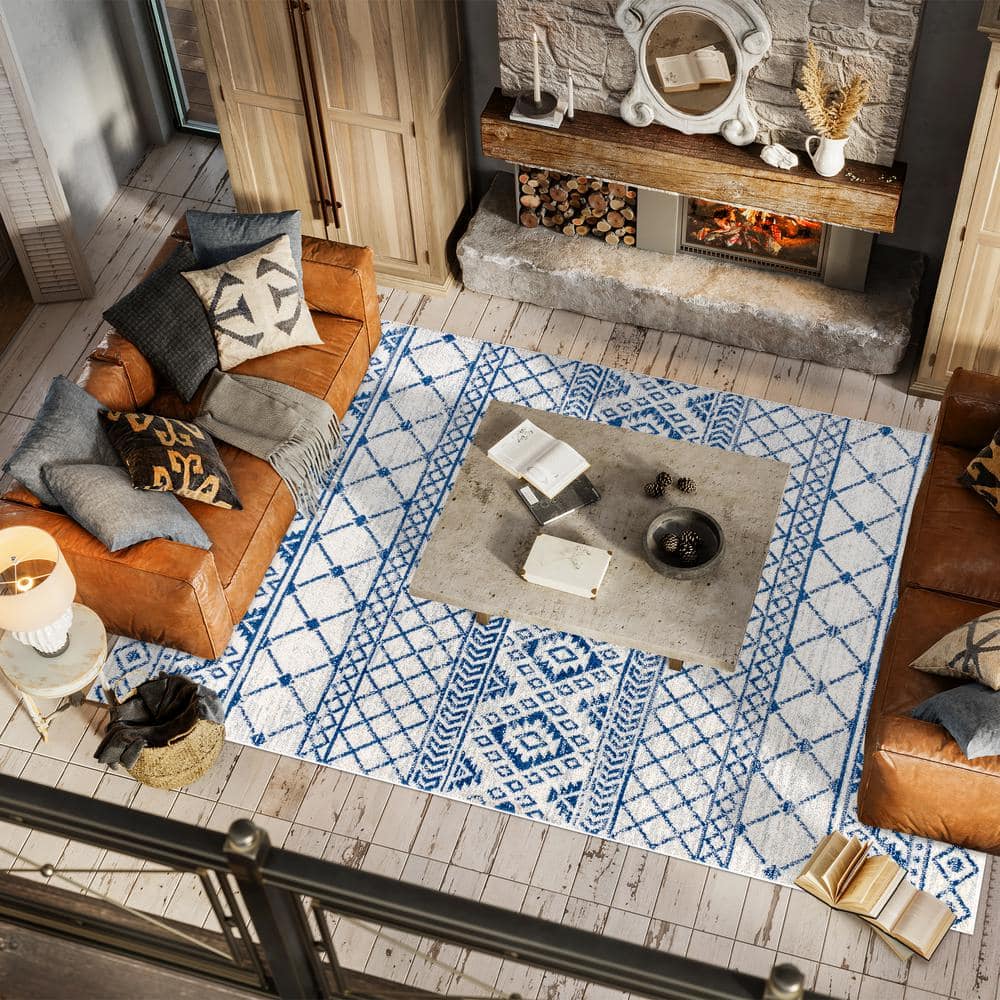 Moroccan Blue and Cream Synthetic 3' x 5' Area Rug