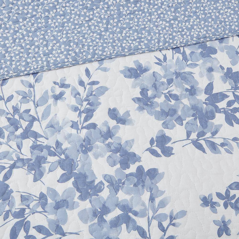 Philomena Twin White and Blue Reversible Cotton Quilt Set