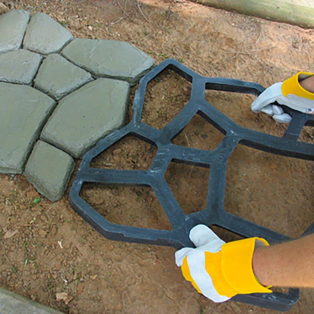 Quikrete 24 Inch Black Plastic Country Stone Walk Maker