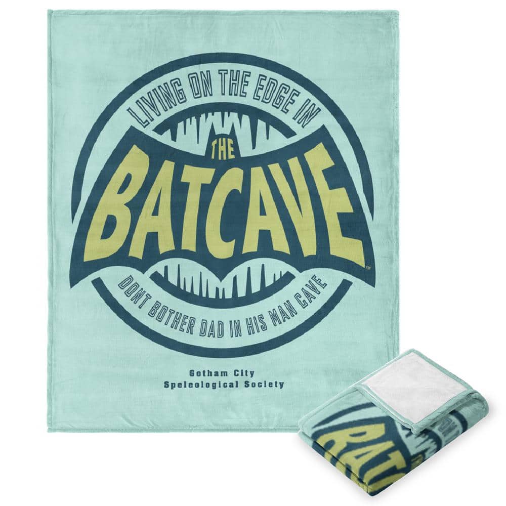 THE NORTHWEST GROUP WB Batman Dads Batcave Silk Touch Throw