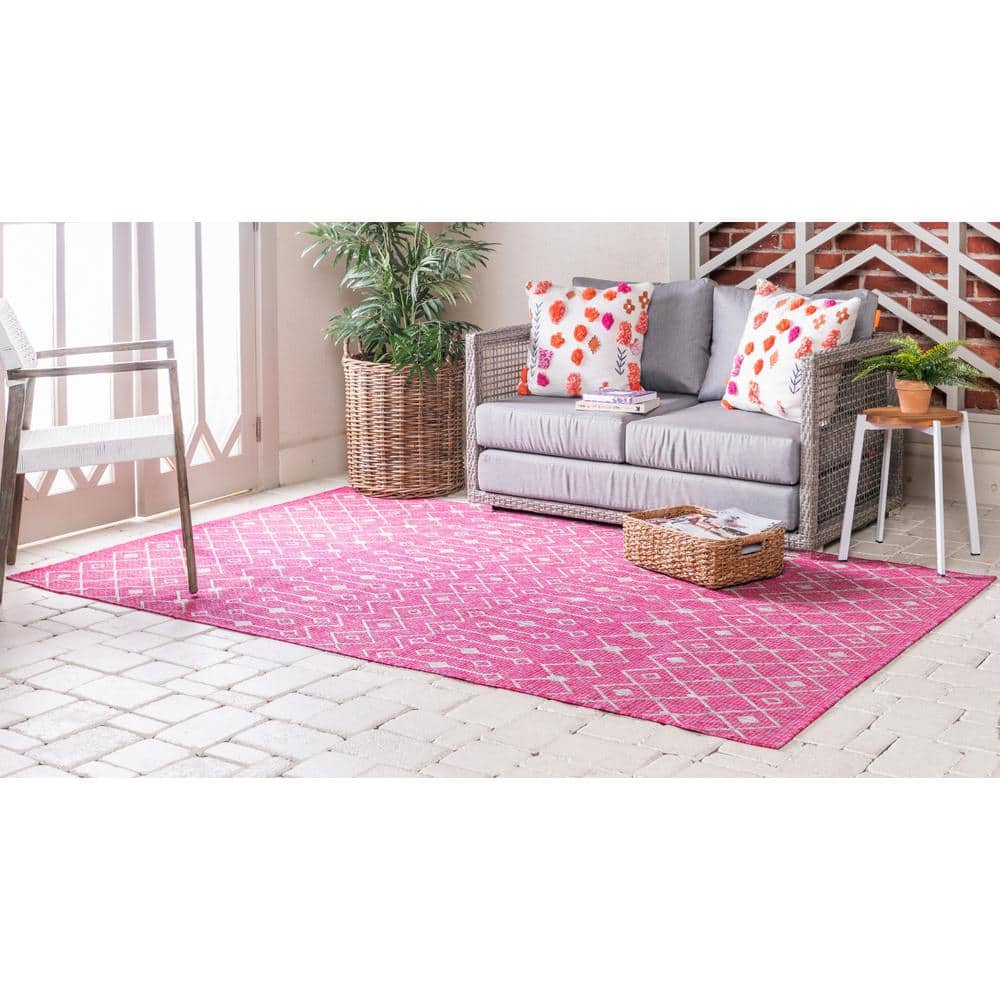 Fuchsia and Beige Synthetic Outdoor Trellis Rug