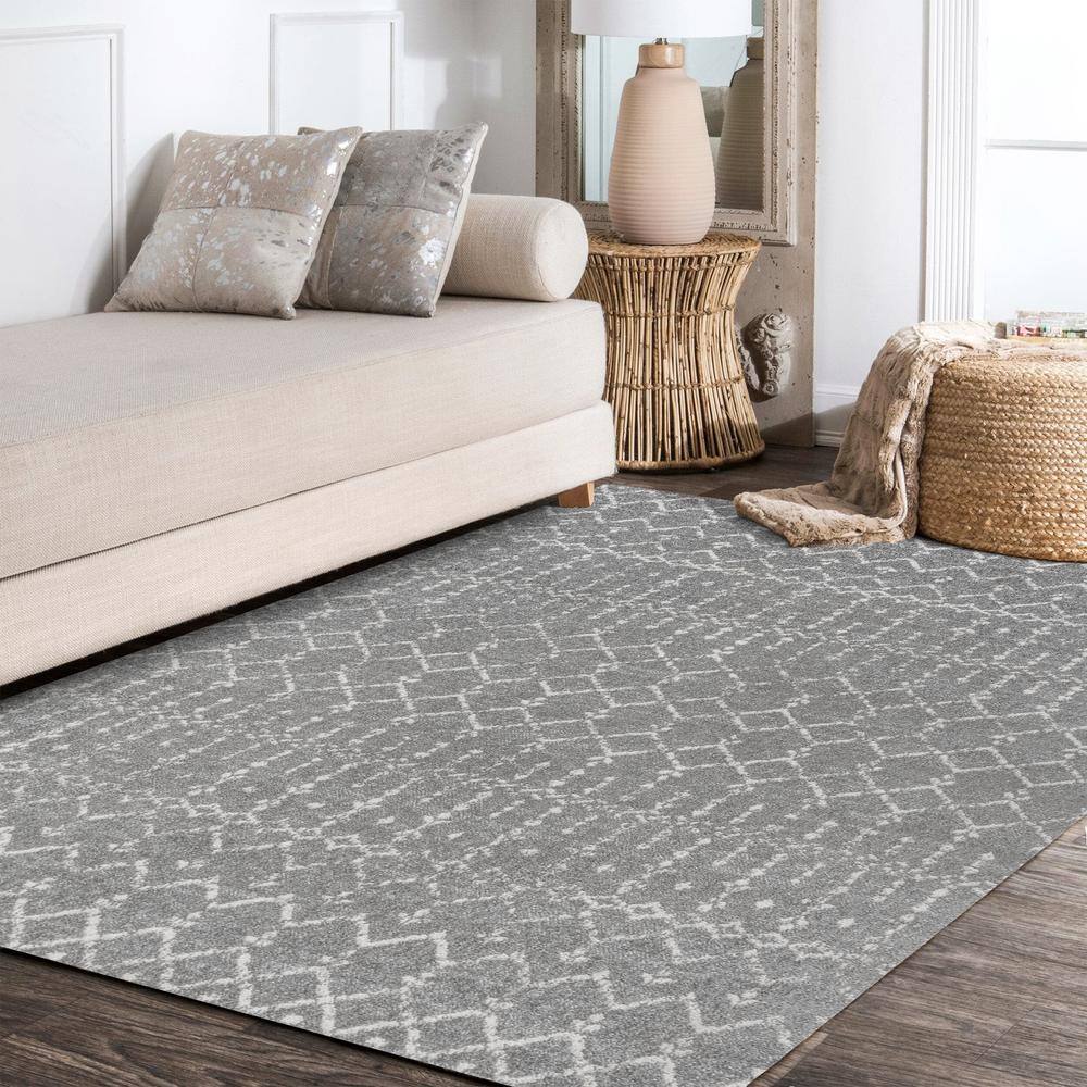 Ivory and Gray Trellis 3' x 5' Synthetic Easy-Care Area Rug