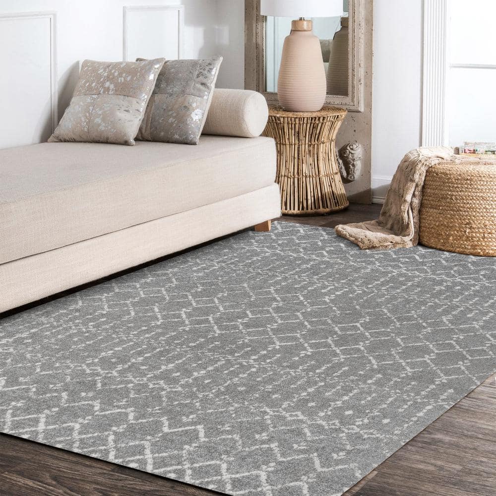 Reversible Gray/Ivory Trellis Synthetic 8' x 10' Area Rug