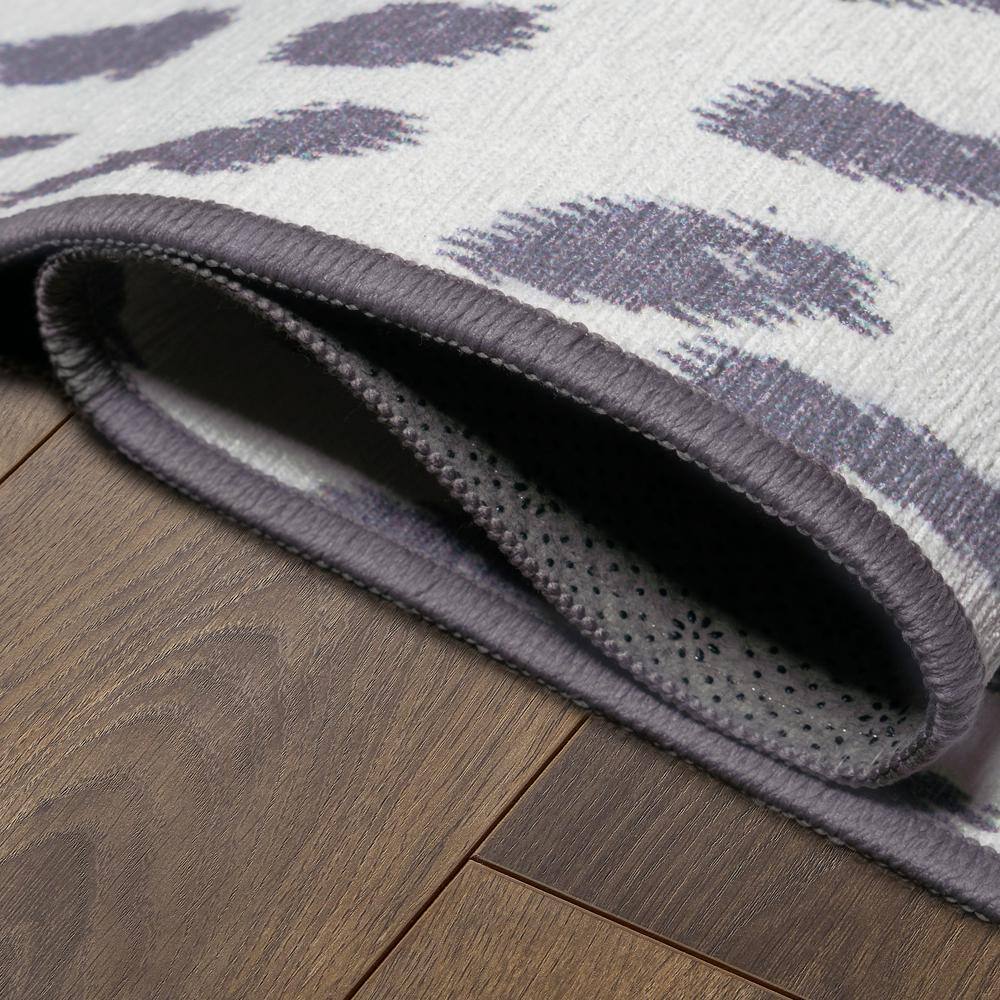 Gray 5' x 7' Synthetic Flat Woven Washable Rug